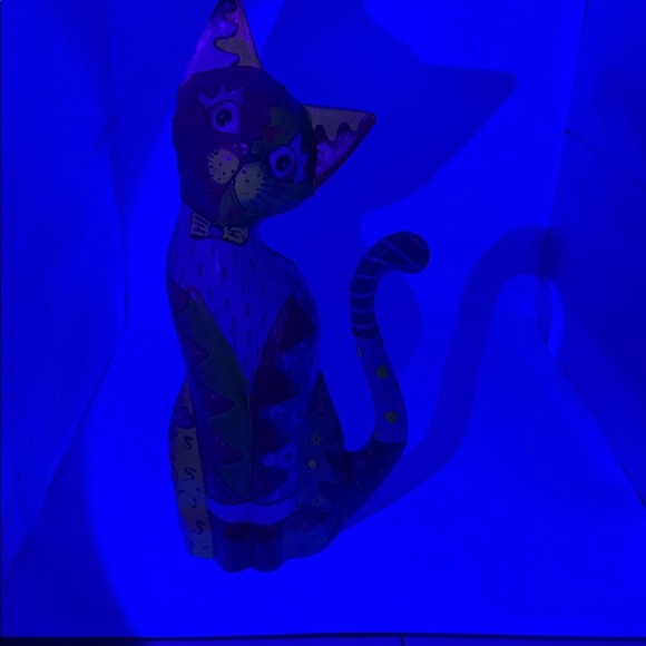 Colorful Wooden Cat Figurine - Picture 6 of 7